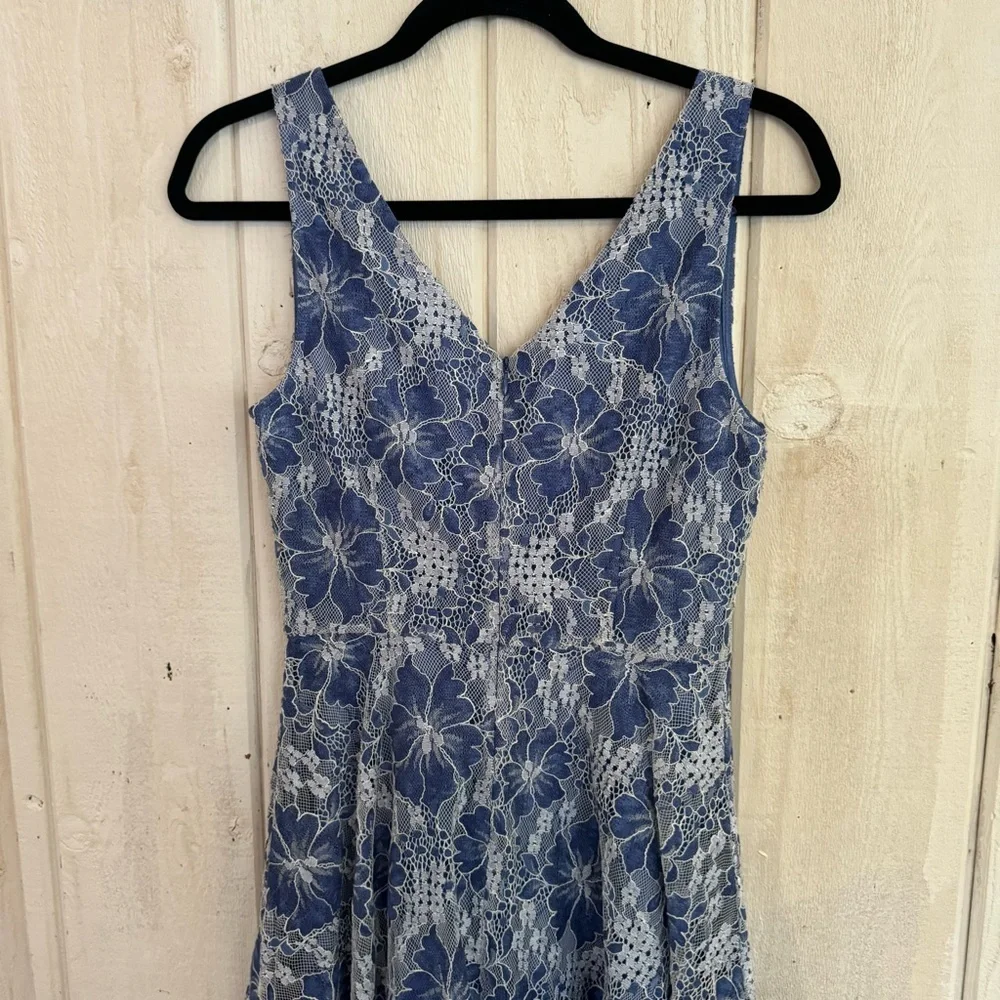 BB Dakota Size 2 V-Neck Blue Lace Dress - Picture 6 of 11